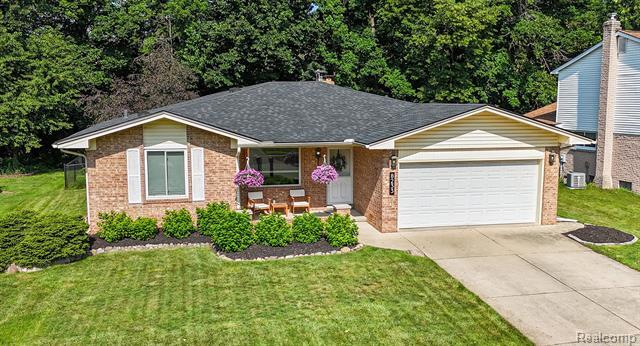 Property Photo: 8233 Sandpiper Street MI 48187