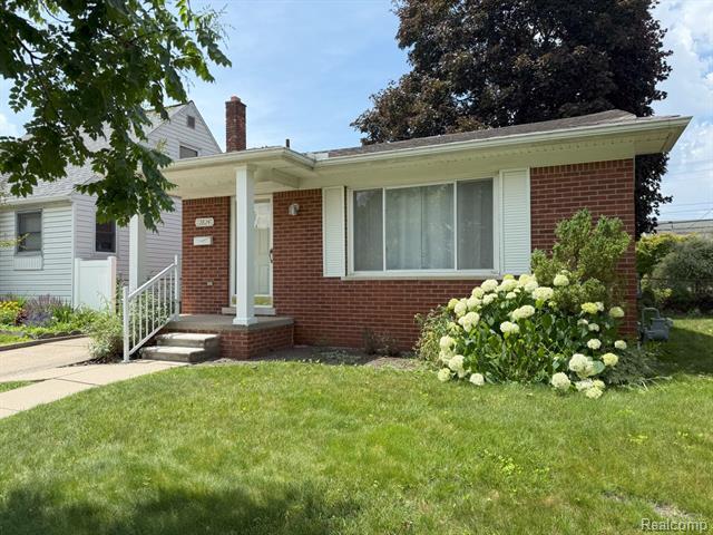 2824 Queen Street  Dearborn MI 48124 photo