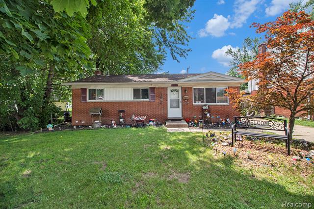 Property Photo: 34919 Glover MI 48184