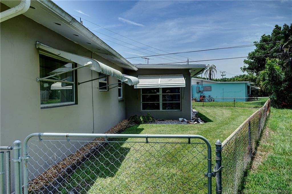 Property Photo: 4701 SE Edison Avenue FL 34997