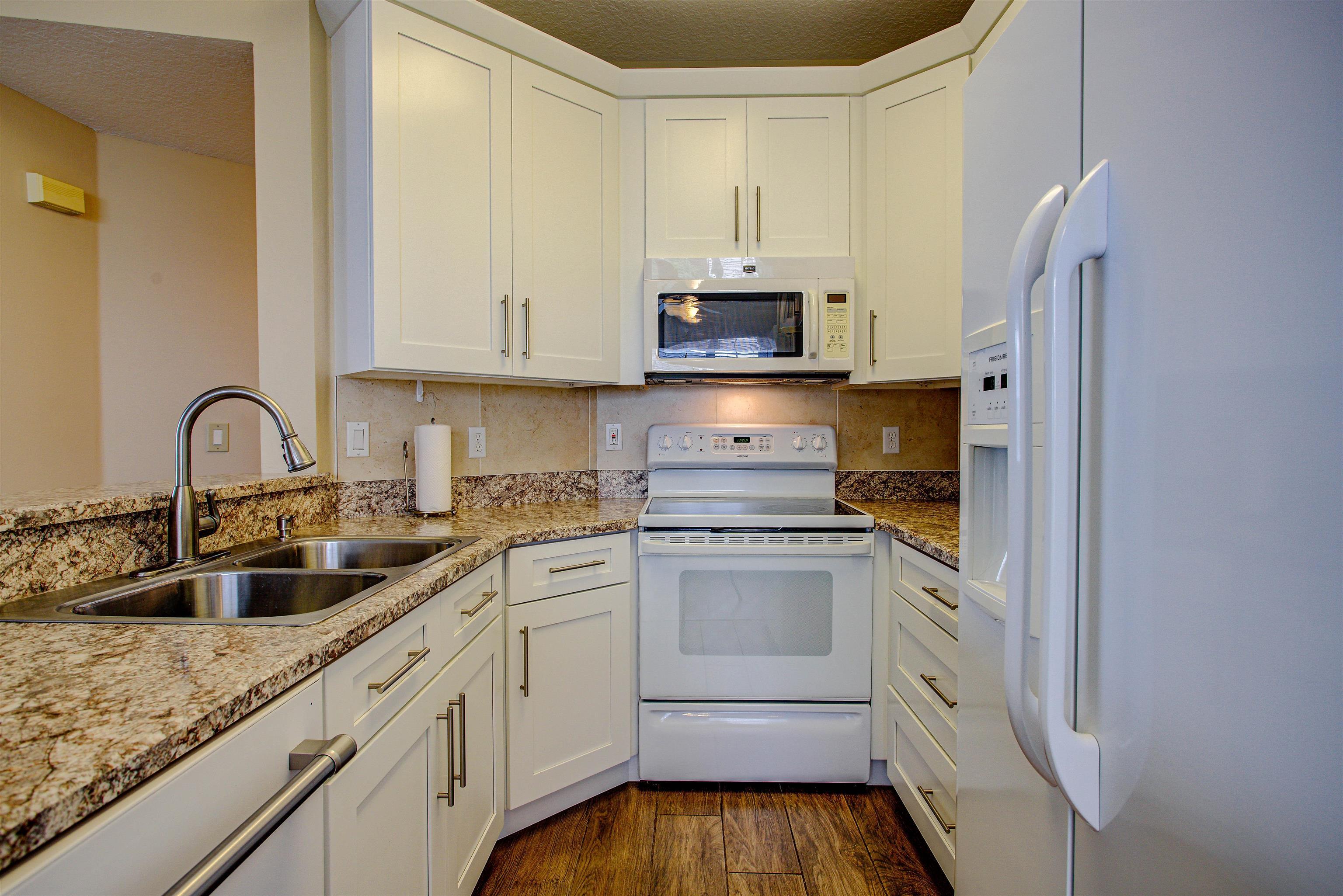 Property Photo: 20102 Harbour Vista Cir FL 32080