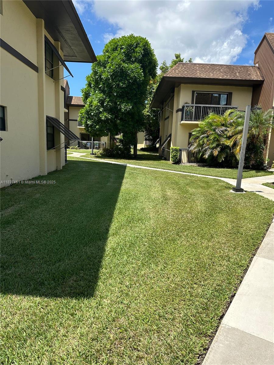Property Photo: 7965 SW 86th St 107 FL 33143