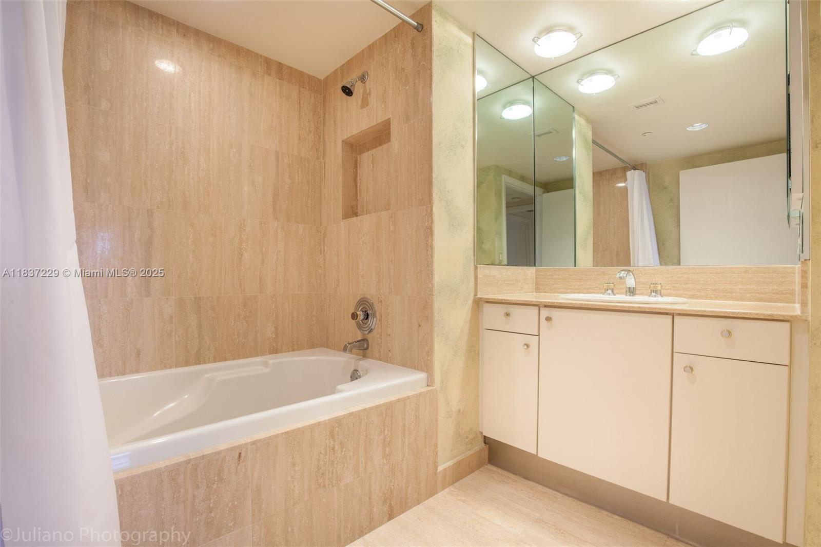 Property Photo:  7000 Island Blvd 2504  FL 33160 