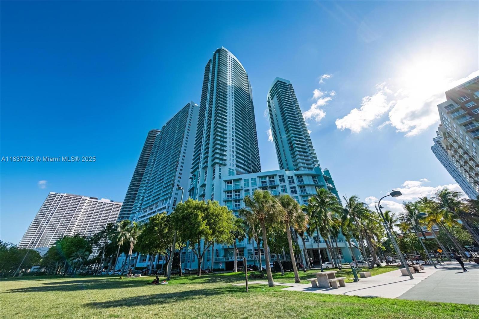 1900 N Bayshore Dr 4111  Miami FL 33132 photo
