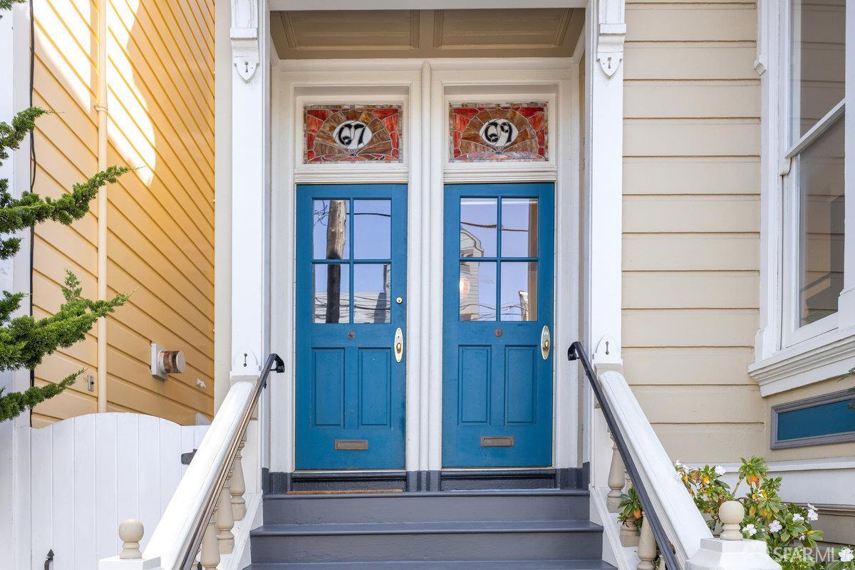 Property Photo:  69 Pond Street  CA 94114 