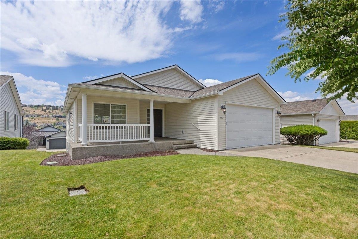 Property Photo:  1011 N Oakmont Ln  WA 99019 