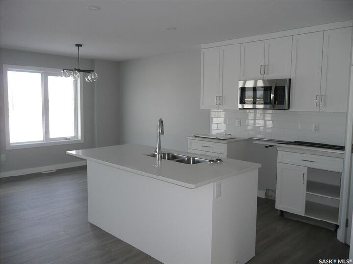 Property Photo:  482 Doran Crescent  SK S7V 1W2 