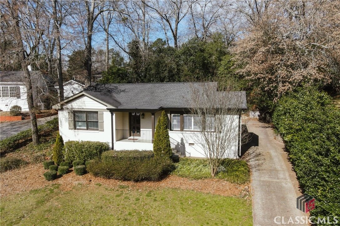 Property Photo: 204 Gran Ellen Drive GA 30606