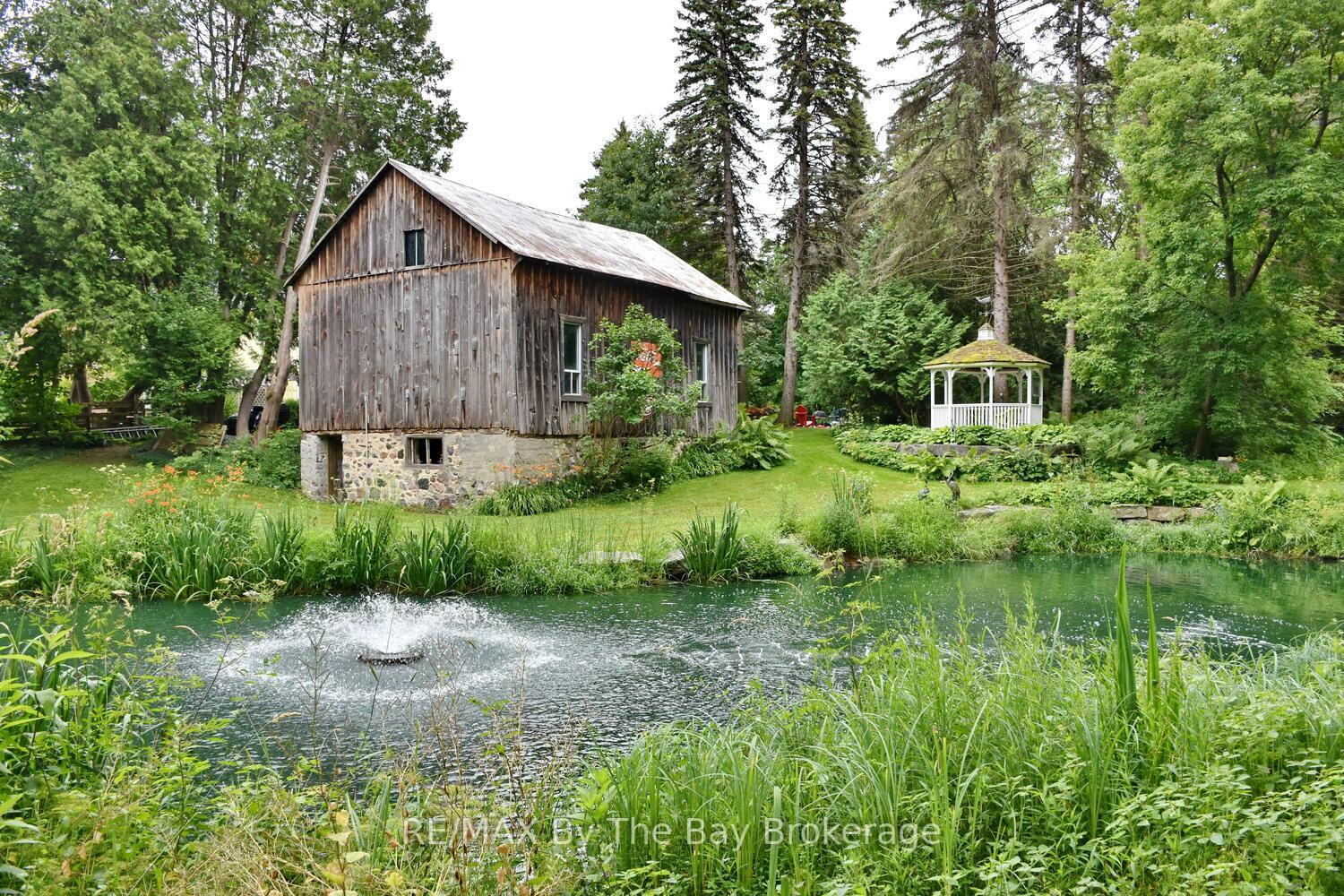 Property Photo: 214 Elm Street ON L0M 1S0