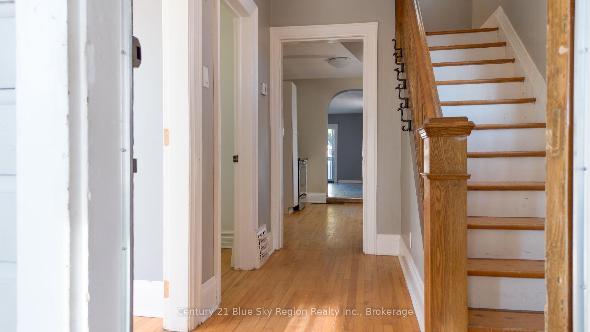 Property Photo: 482 O'Brien Street ON P1B 5W3