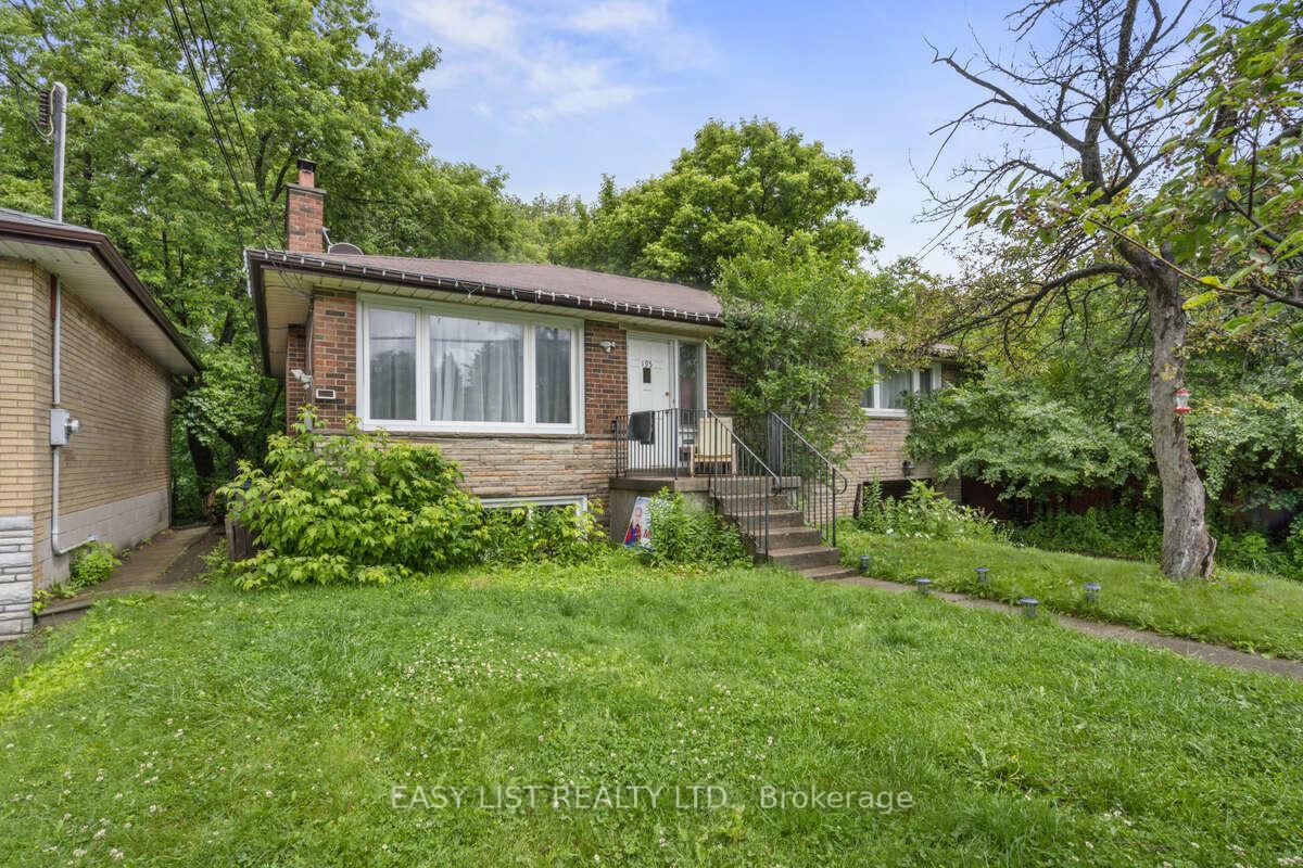 Property Photo: 195 Senlac Road ON M2R 1P3