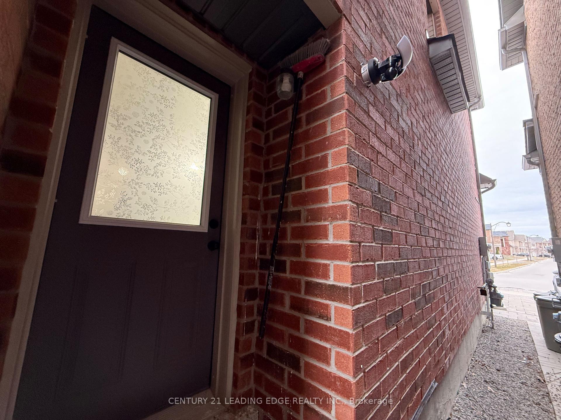 Property Photo:  26 Buttonleaf Crescent Bsmt  ON L4A 4P5 