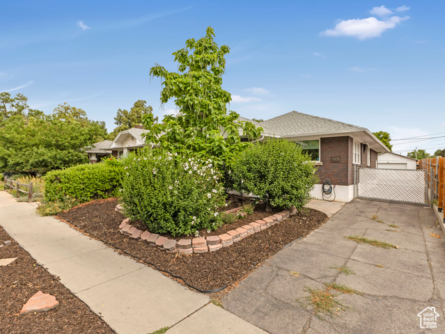 Property Photo: 661 E 2700 S UT 84106