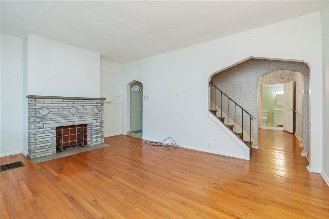 Property Photo:  150 Warden St  PA 15220 