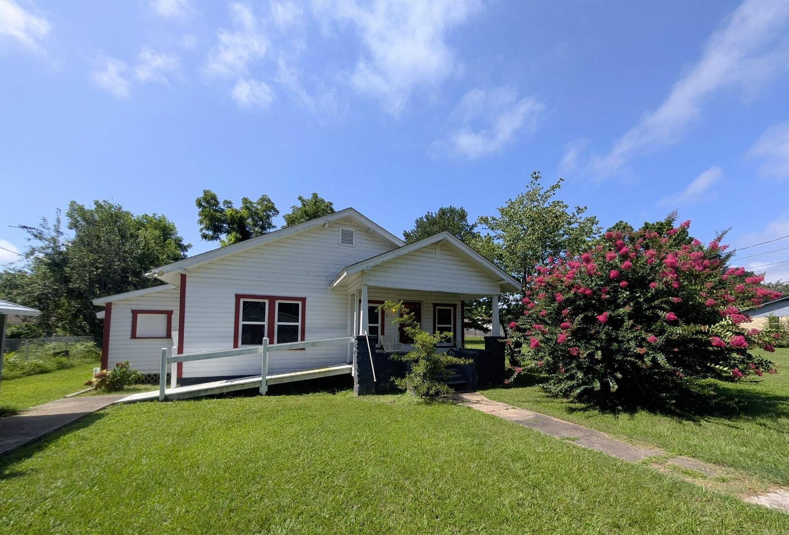 Property Photo:  611 Hornbeck  AR 71953 