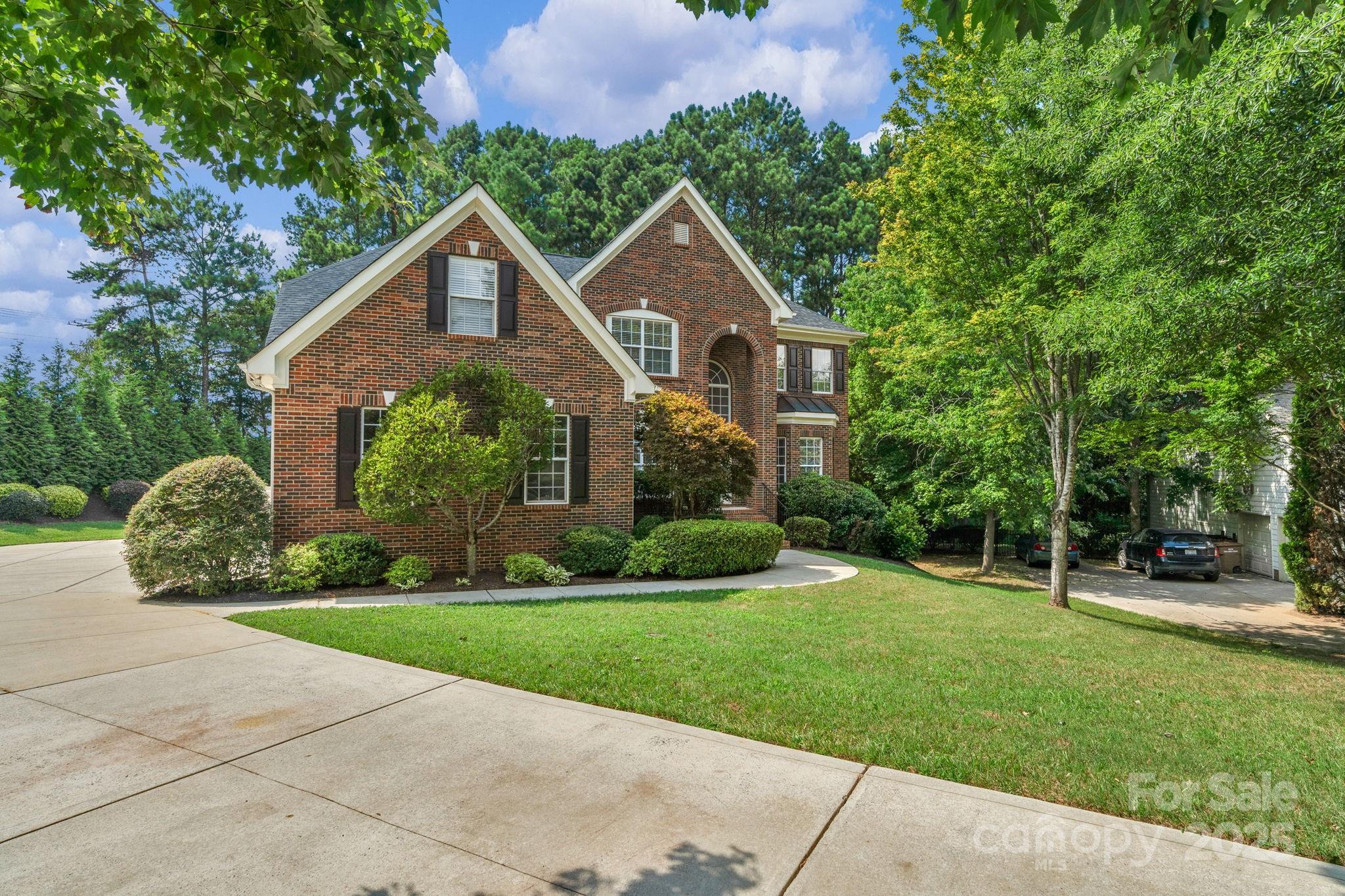 Property Photo: 8606 Gresham Drive NC 28173