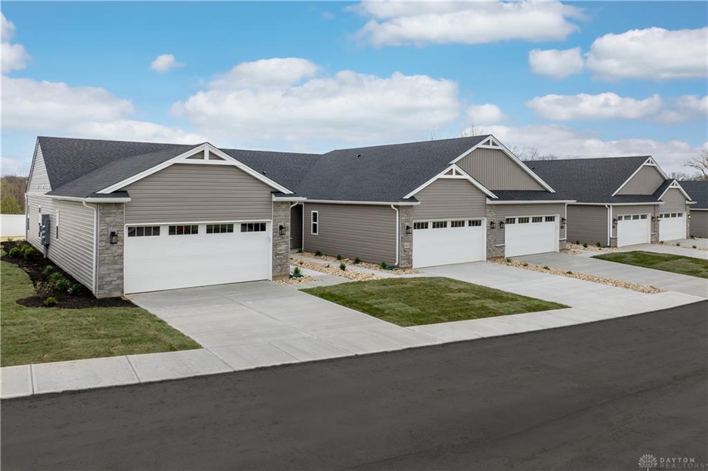 6843 Traditions Street 27  Middletown OH 45044 photo