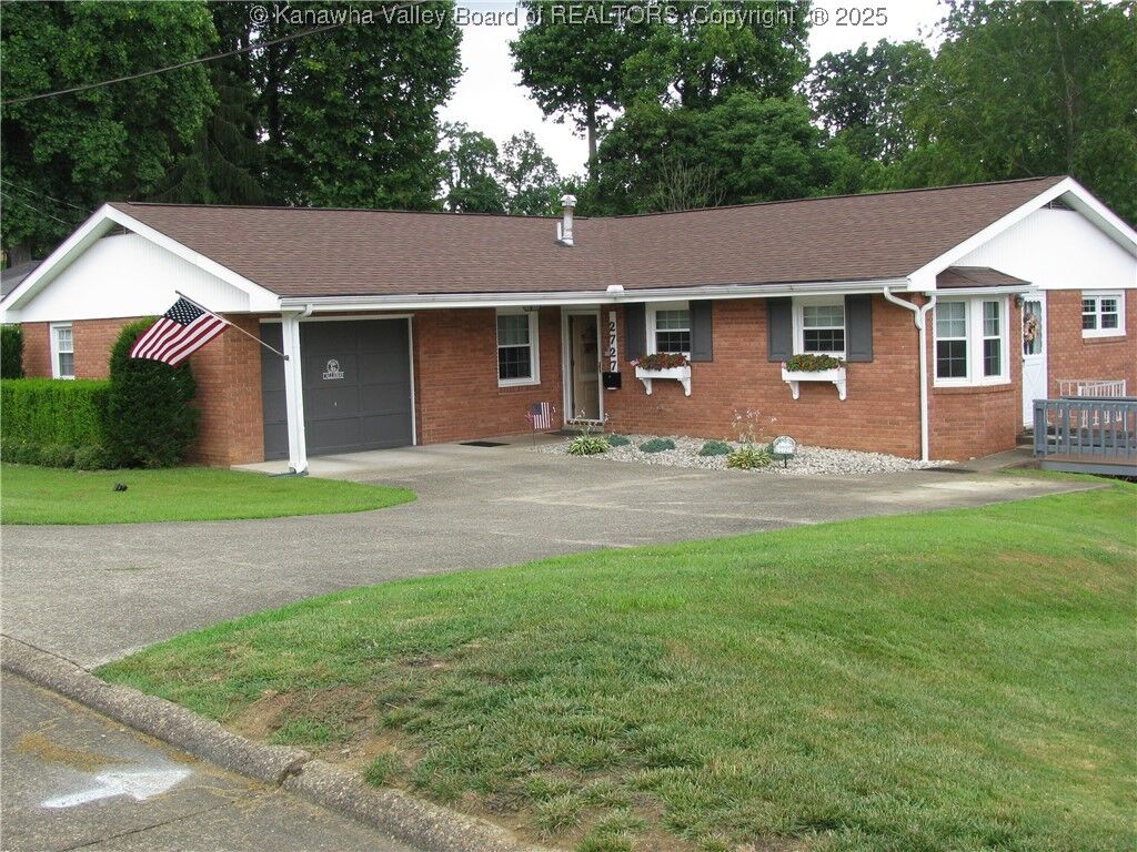 Property Photo:  2727 Kincaid Drive  WV 25177 