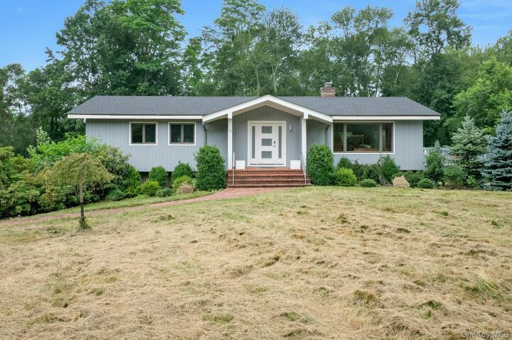 Property Photo:  14 Perry Court  NY 10504 