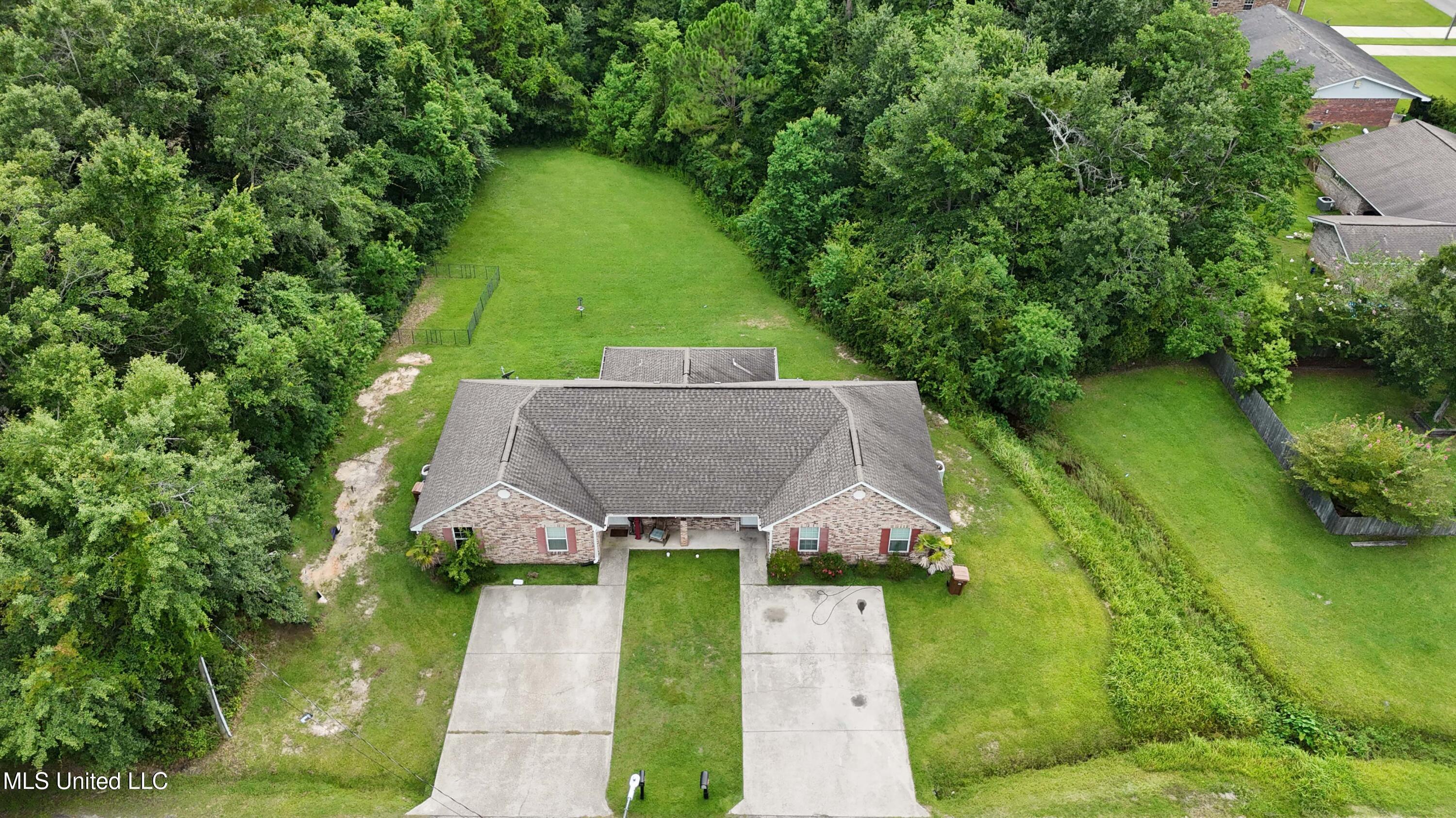 Property Photo:  207 Reed Avenue  MS 39560 