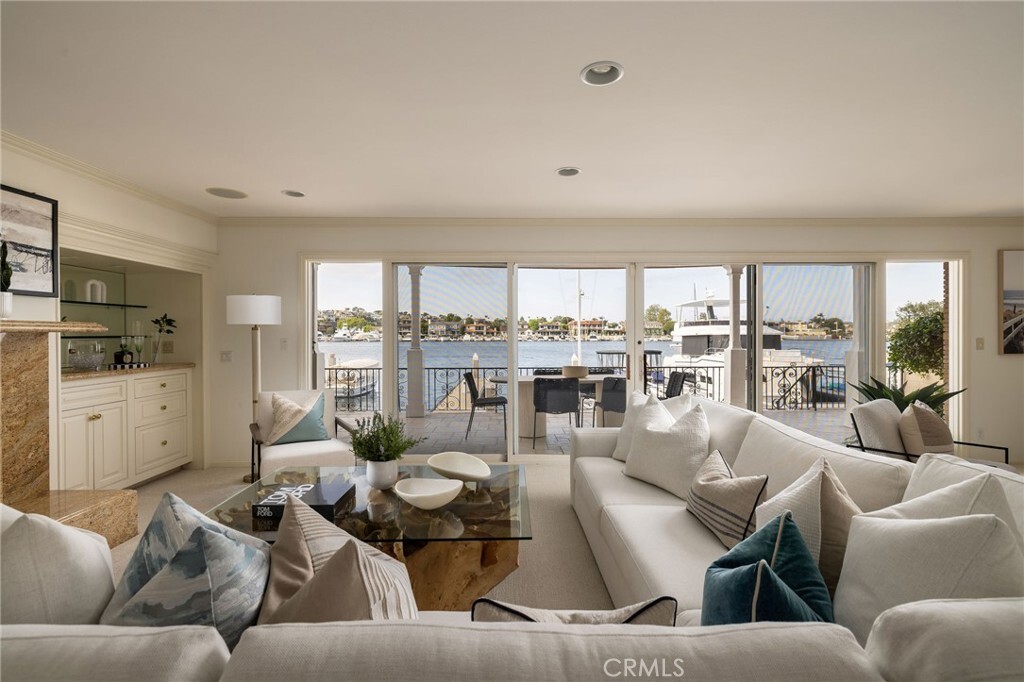 Property Photo:  816 Via Lido Nord  CA 92663 