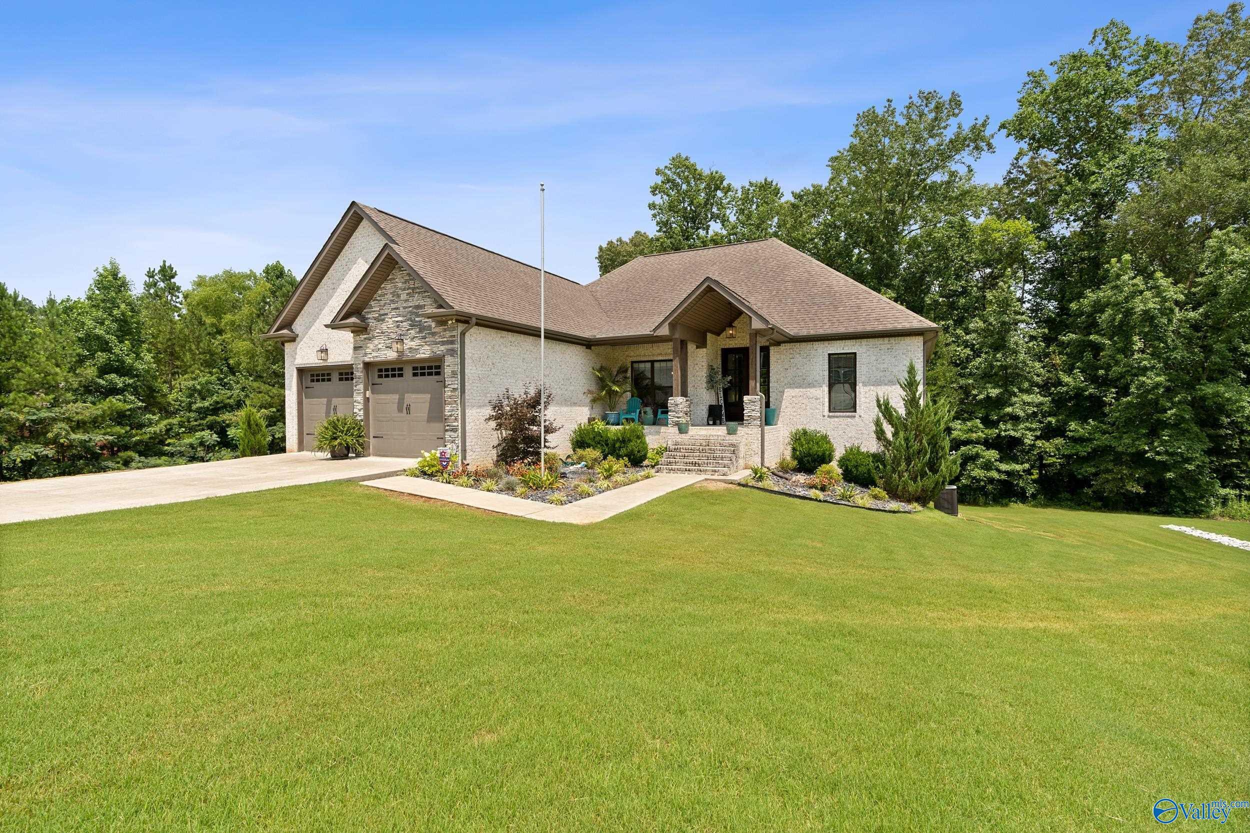 288 Hickory Park Road  Killen AL 35645 photo