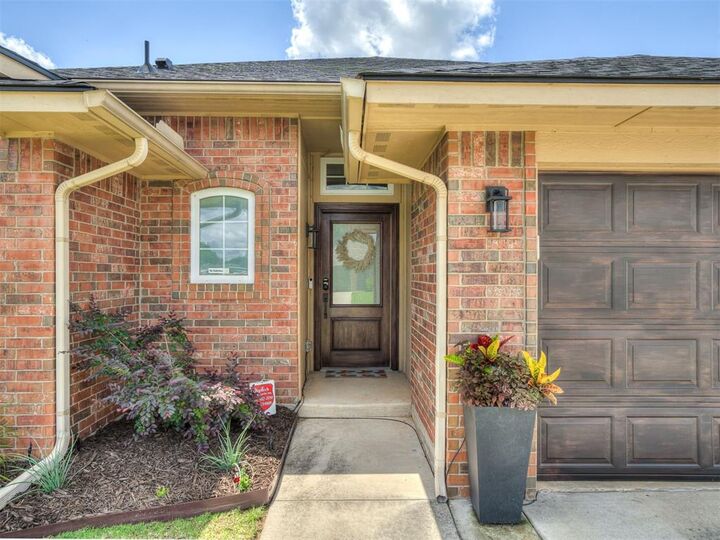 Property Photo: 305 Spring Creek Road OK 73117