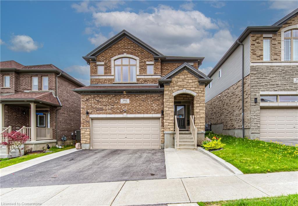 Photo de la propriété: 382 Beechdrops Drive ON N2V 0E8
