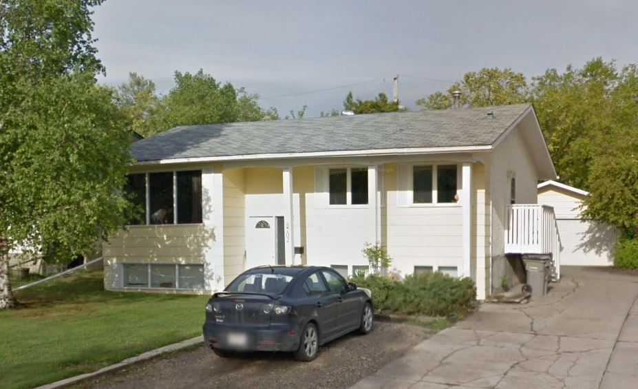 Property Photo:  8702 96 Street  AB T8V 3C9 