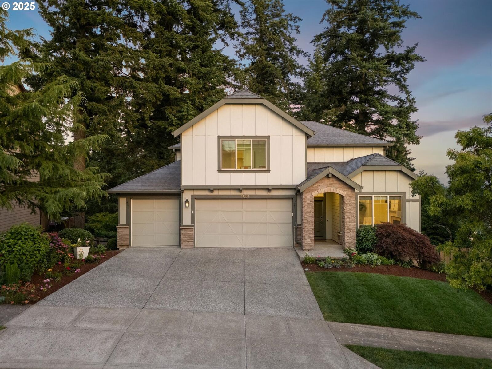 Property Photo: 11060 SE Hilltop Ct OR 97086