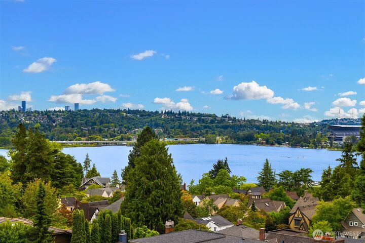 3865  46th Avenue NE  Seattle WA 98105 photo