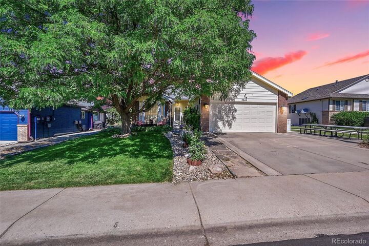 Property Photo:  2340 Birdie Way  CO 80543 