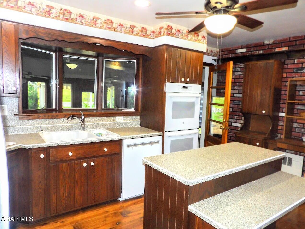 Property Photo: 817 New Street PA 16673