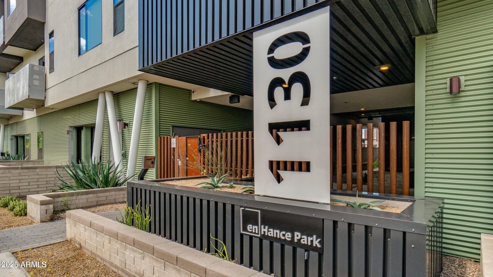 Property Photo:  1130 N 2nd Street 401  AZ 85004