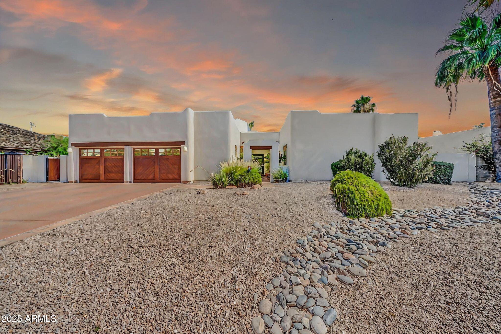 Property Photo:  110 E Concorda Drive  AZ 85282 