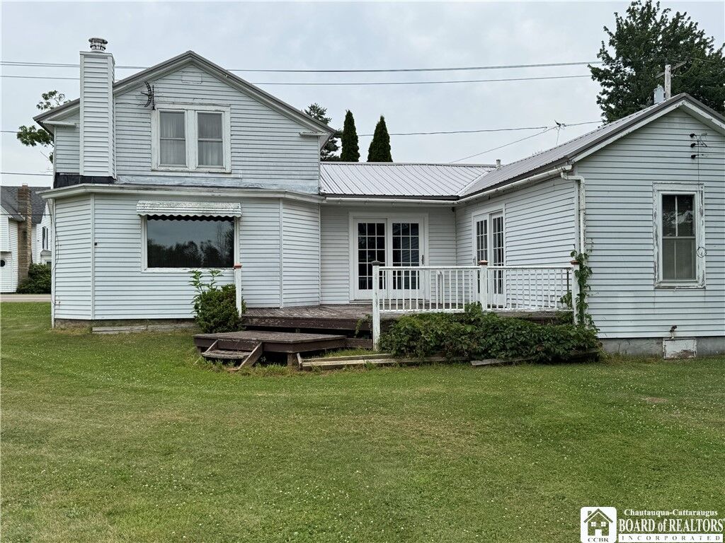 Property Photo: 5469 E Lake Road NY 14728