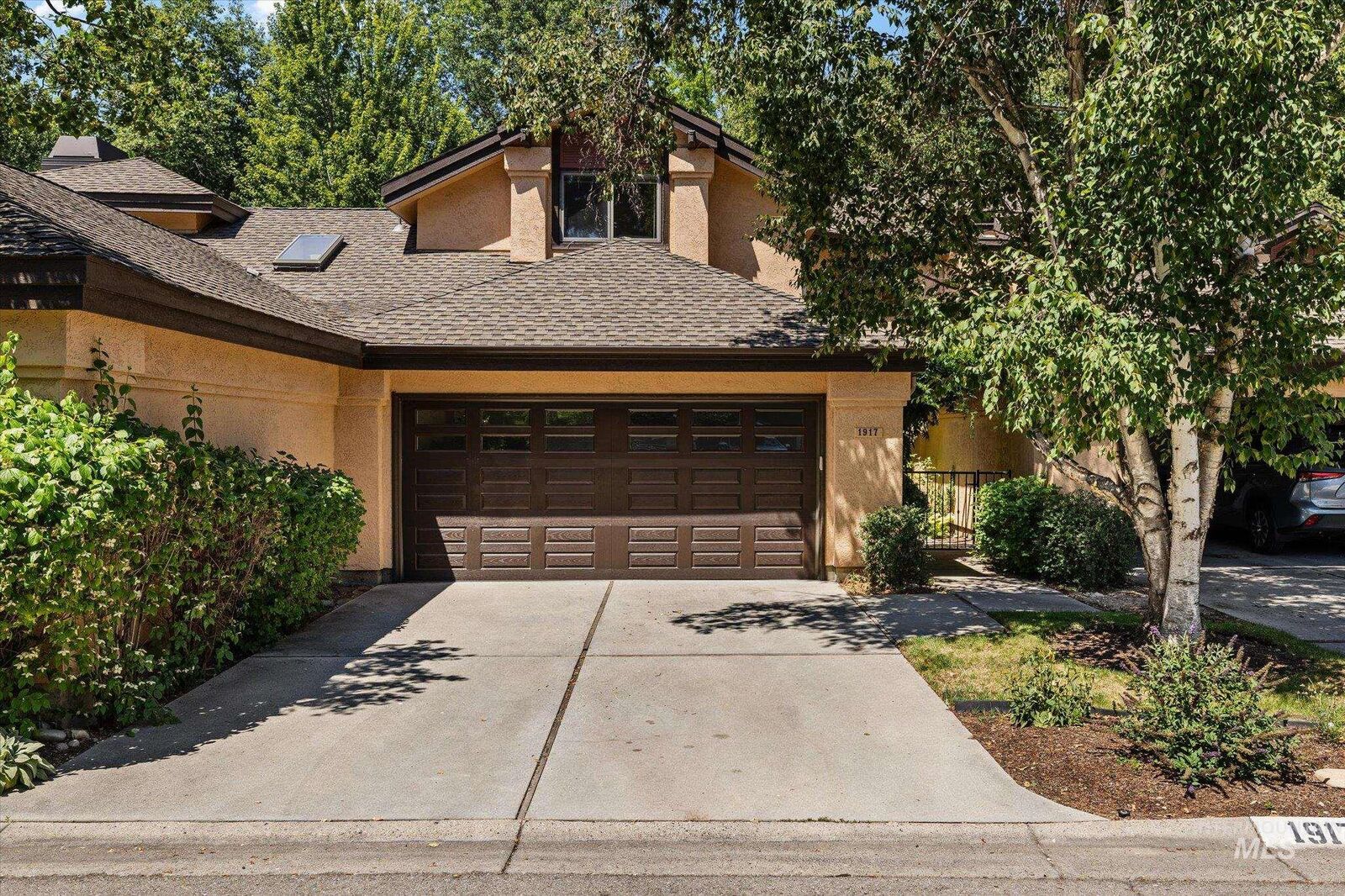 Property Photo: 1917 S Springbrook Ln ID 83706