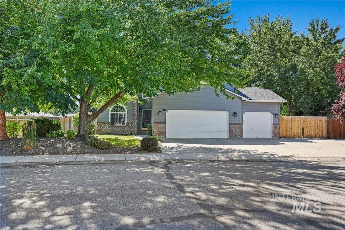 Property Photo: 1019 N Watson Way ID 83616