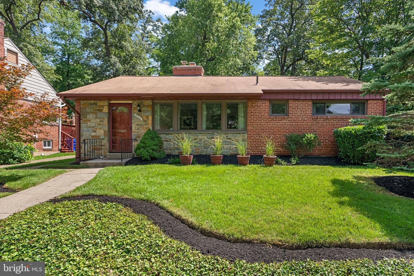 6903 40th Avenue  University Park MD 20782 photo