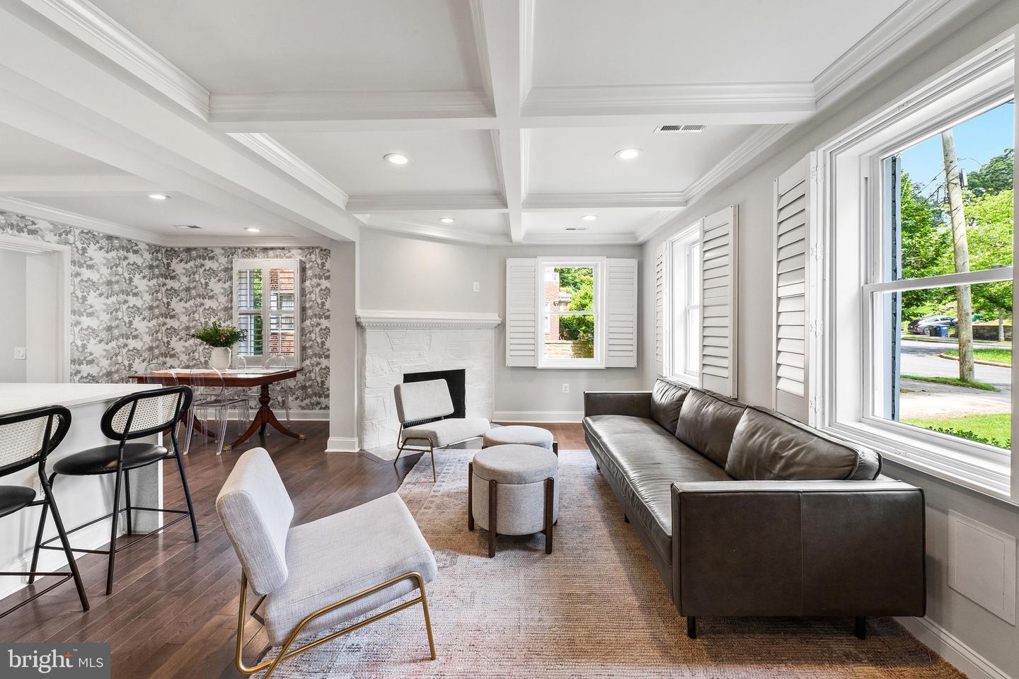 Property Photo: 3699 Highwood Drive SE DC 20020