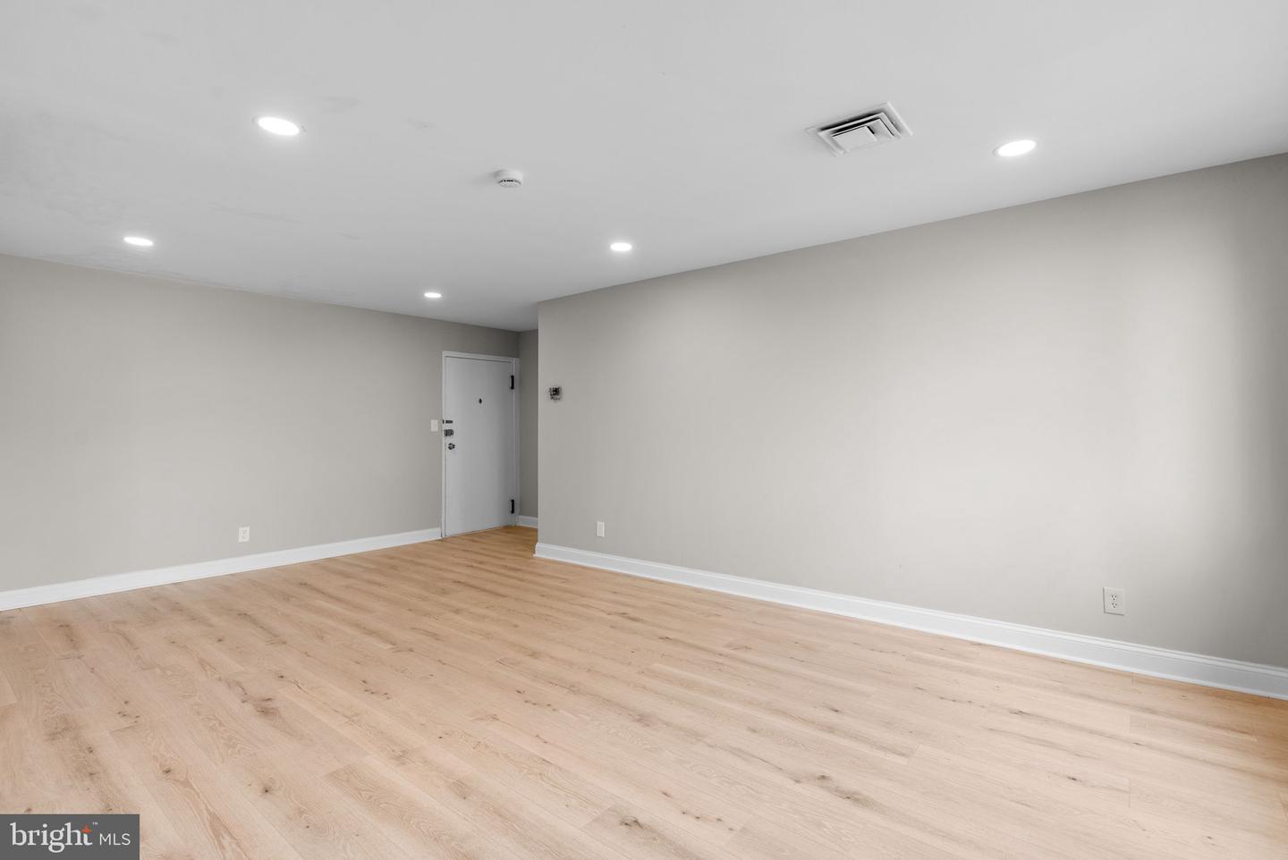 Property Photo:  3450 Toledo Terrace 313  MD 20782 