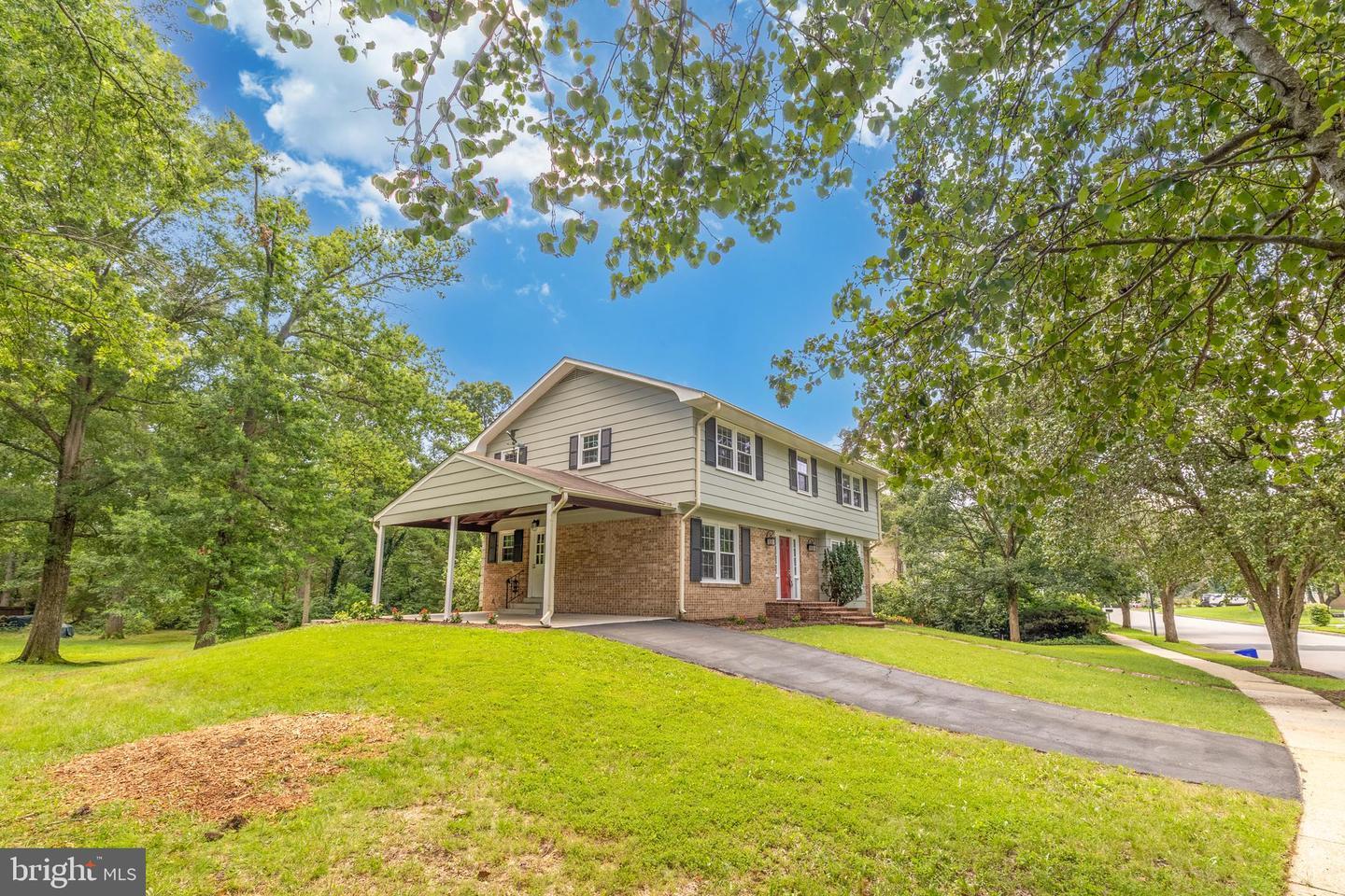 Property Photo: 8618 Gateshead Road VA 22309