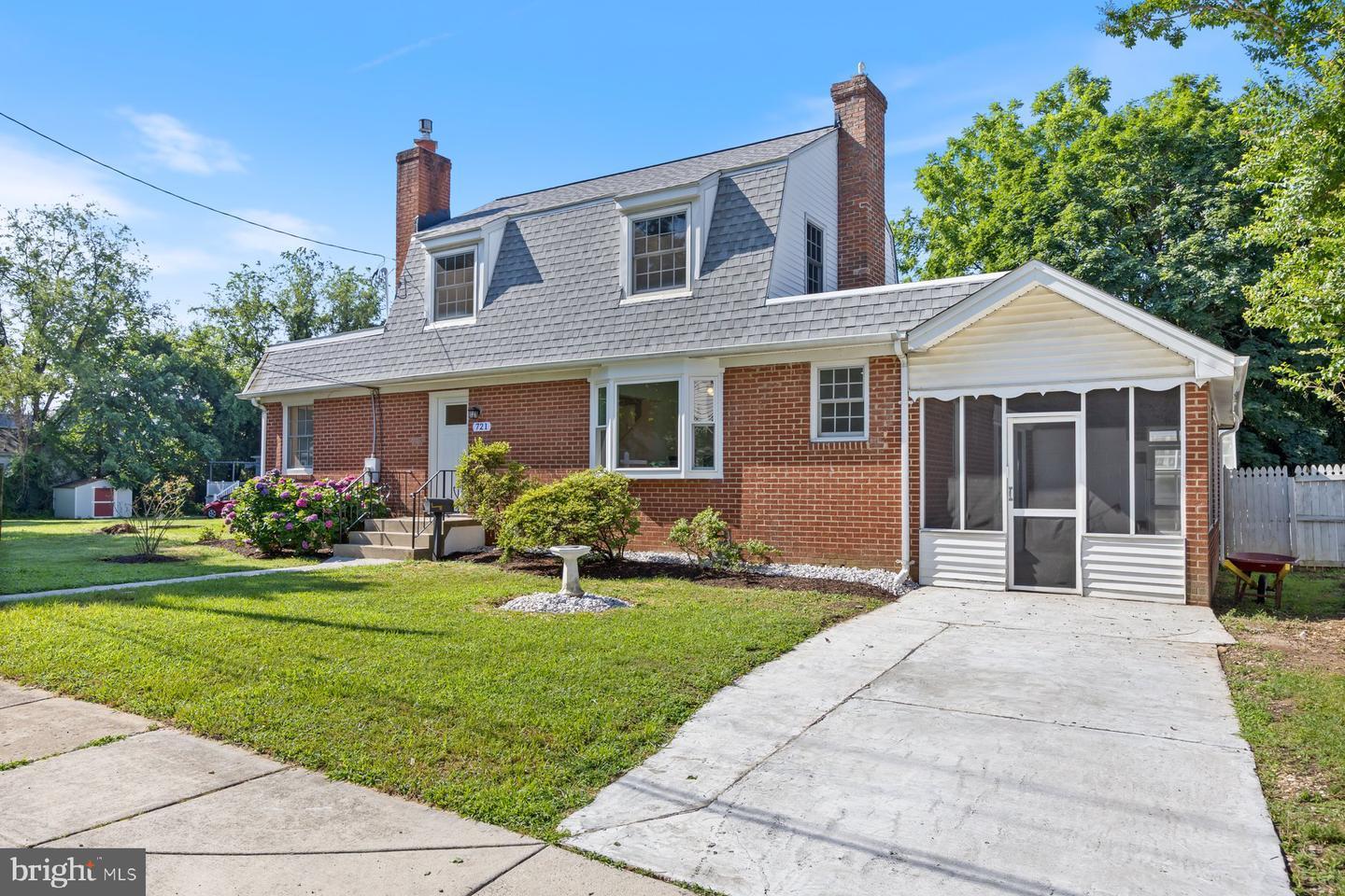 Property Photo: 721 Mapleton Road MD 20850