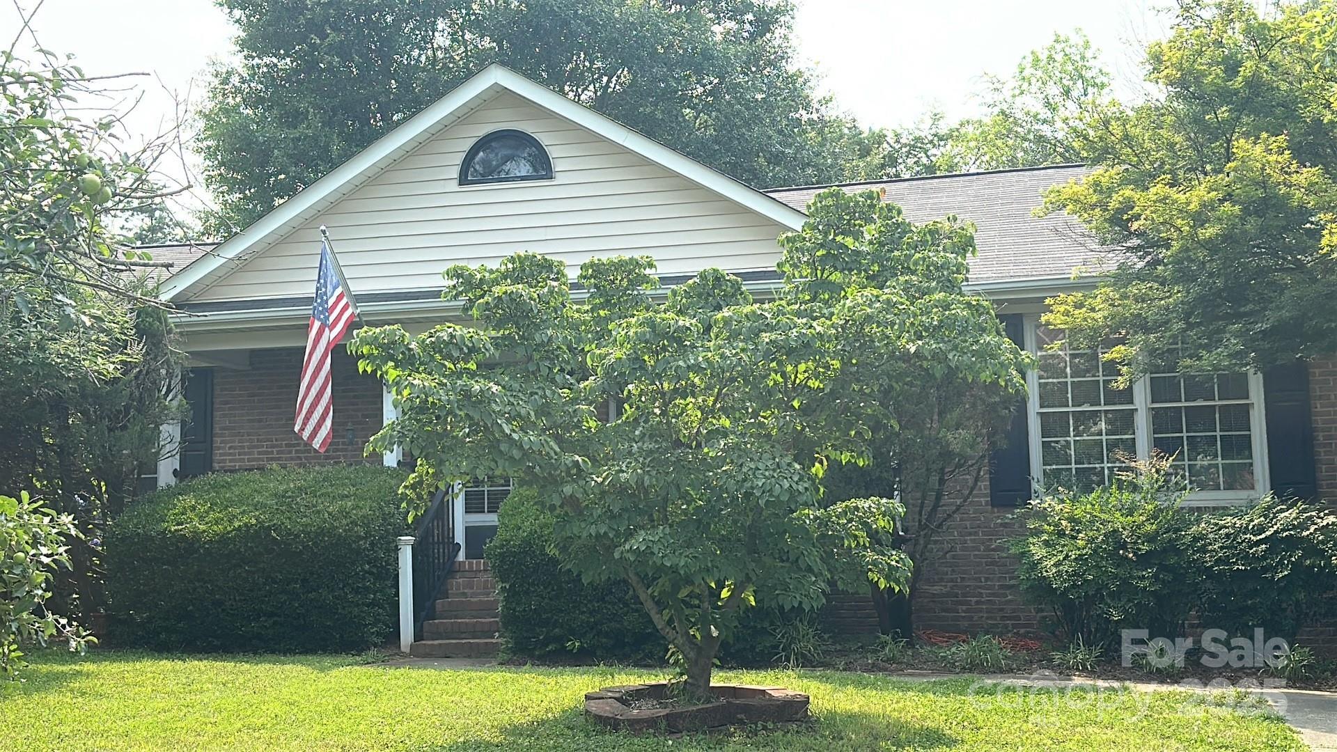 Property Photo: 10520 Misty Ridge Lane NC 28277