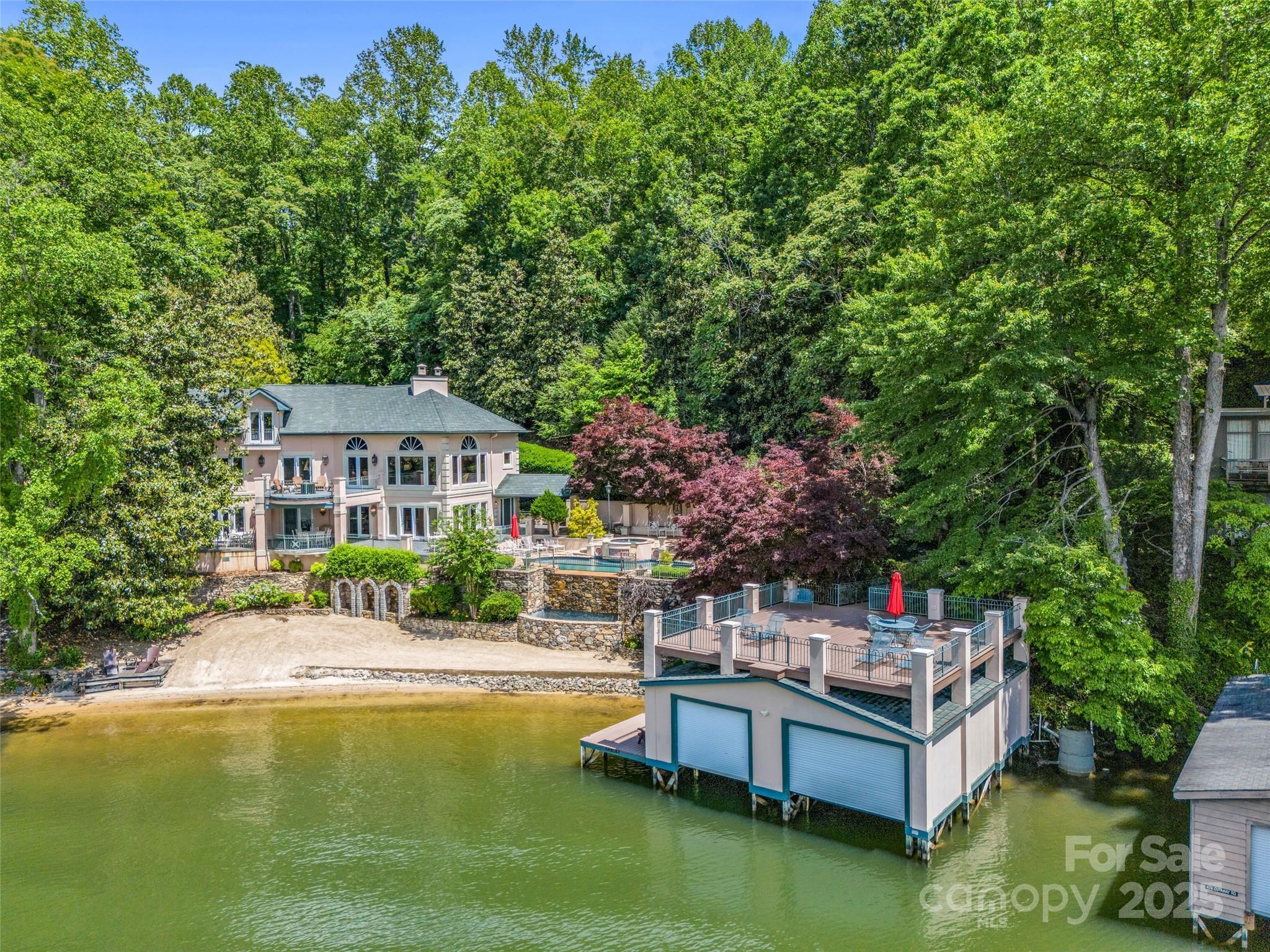 Property Photo: 454 Cutaway Road NC 28746