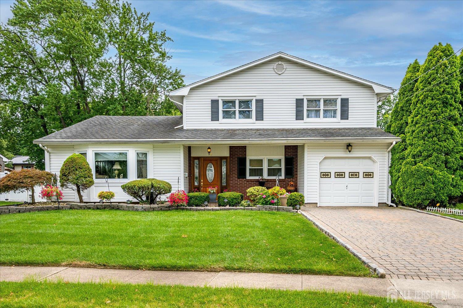 Property Photo:  10 Rainbow Drive  NJ 07067 