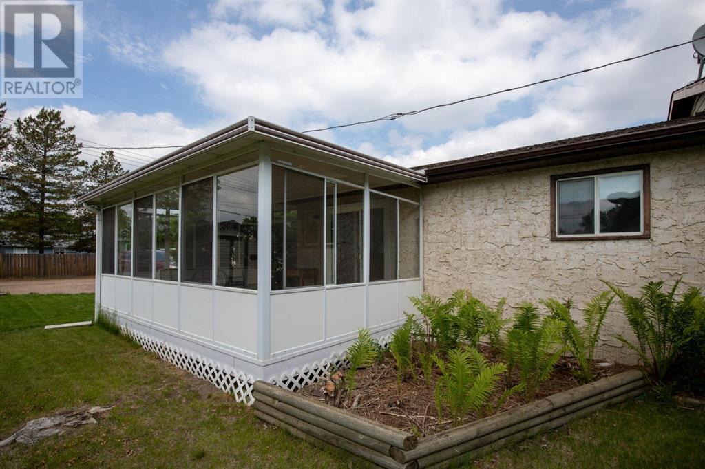 Property Photo:  5061 49 Street  AB T0B 4C0 