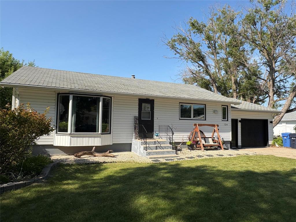 104 Kraim Avenue  Dauphin MB R7N 0A6 photo