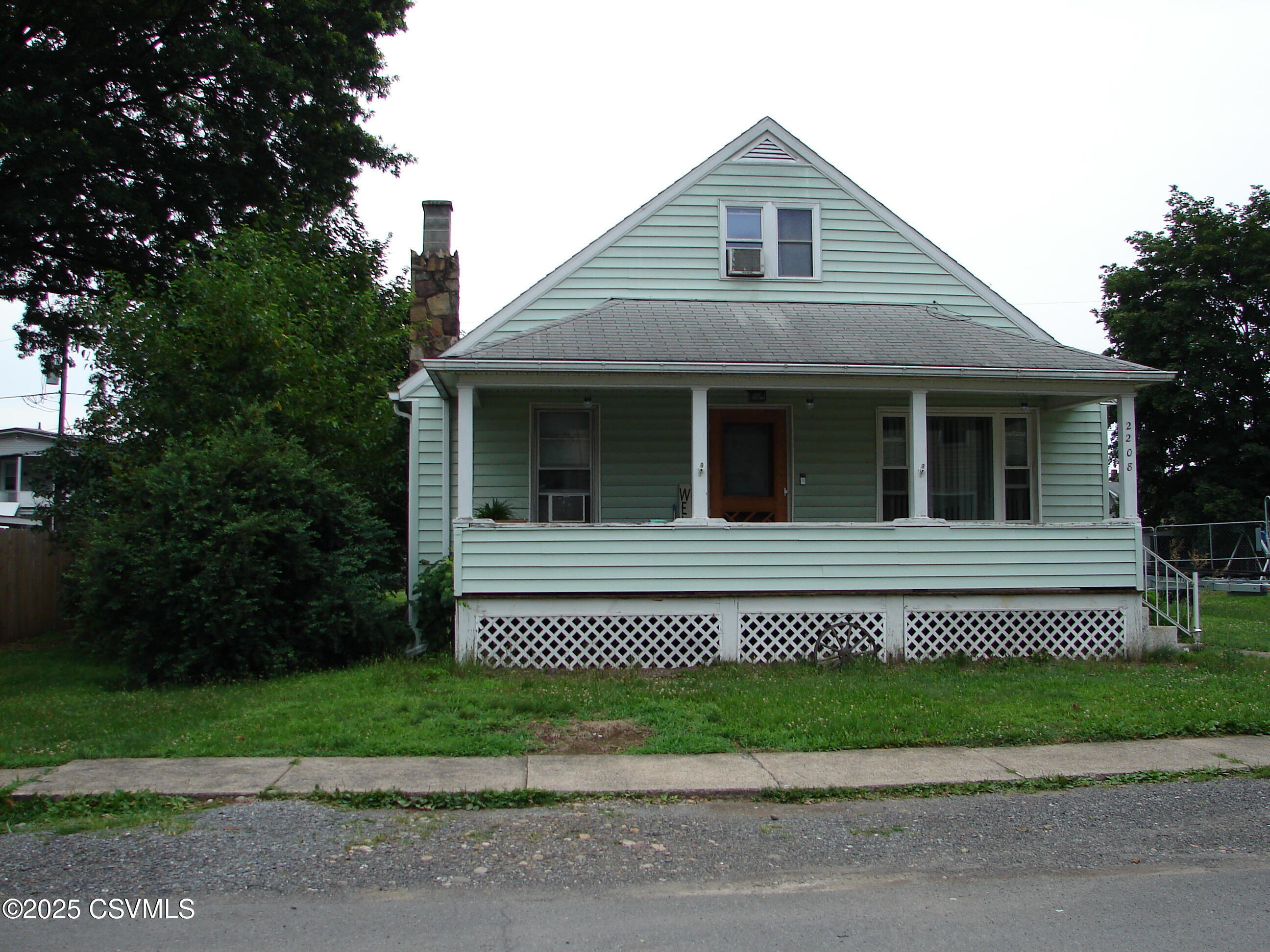 2208 Royal Ave Avenue  Williamsport PA 17701 photo