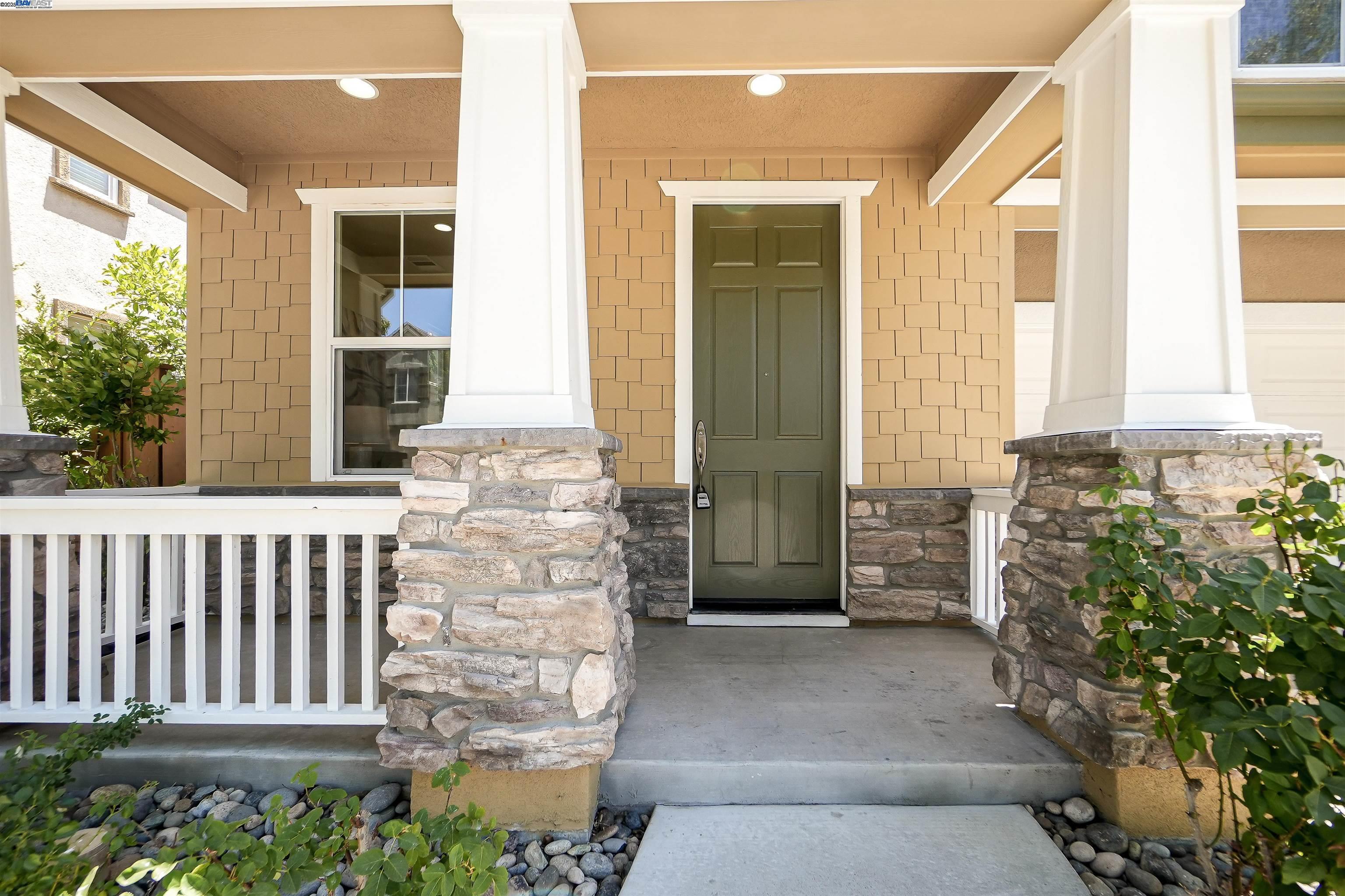 Property Photo: 1918 Lambeth Way CA 94582